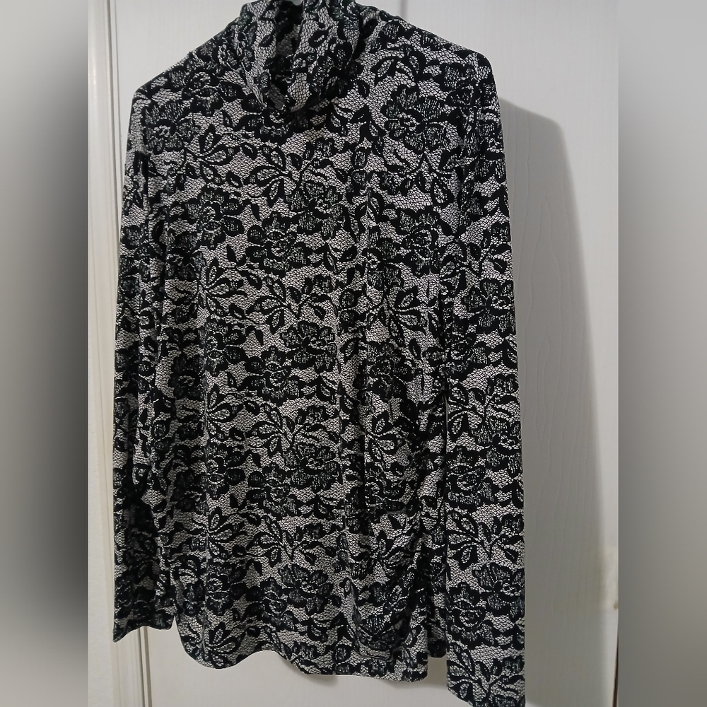 New York & Company Black and Grey Floral Blouse